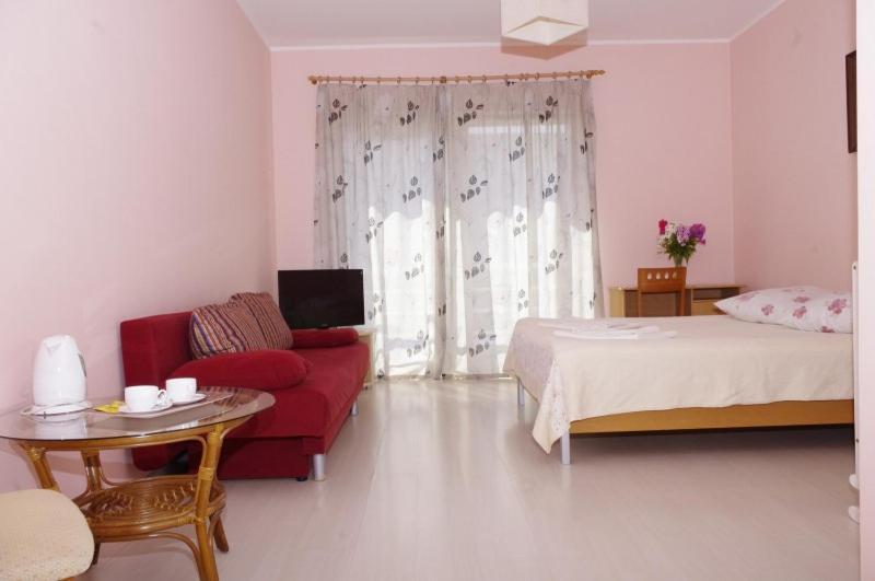 נרבה Europe Guesthouse מראה חיצוני תמונה